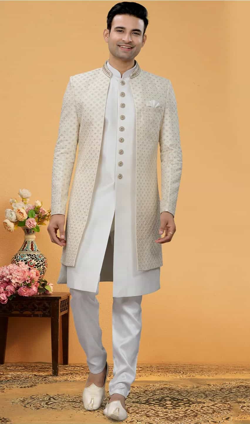 embroidered kurta with Chinese collar