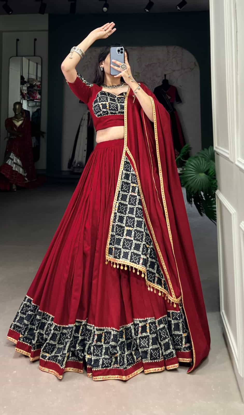 Printed dupatta with coin lace