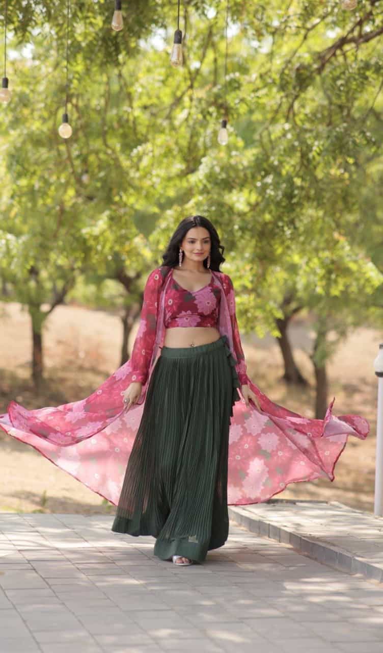 Lightweight shrug with floral design