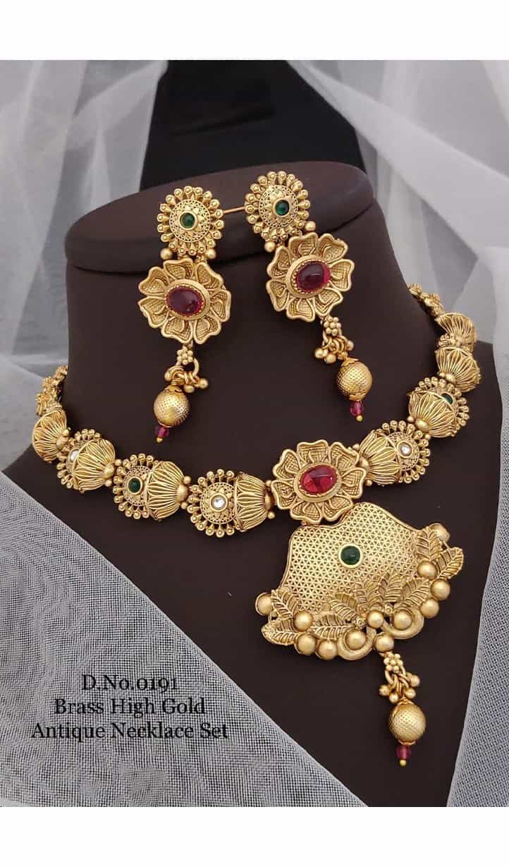 Luxurious gold-plated necklace and earrings combo