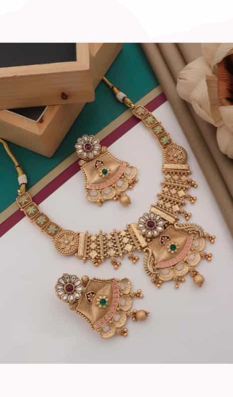 Antique Rajwadi necklace set with adjustable sizing