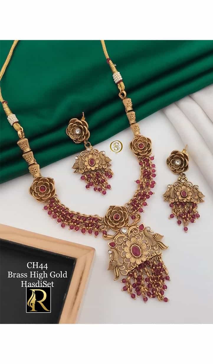 Traditional Indian Rajwadi necklace set with an antique touch