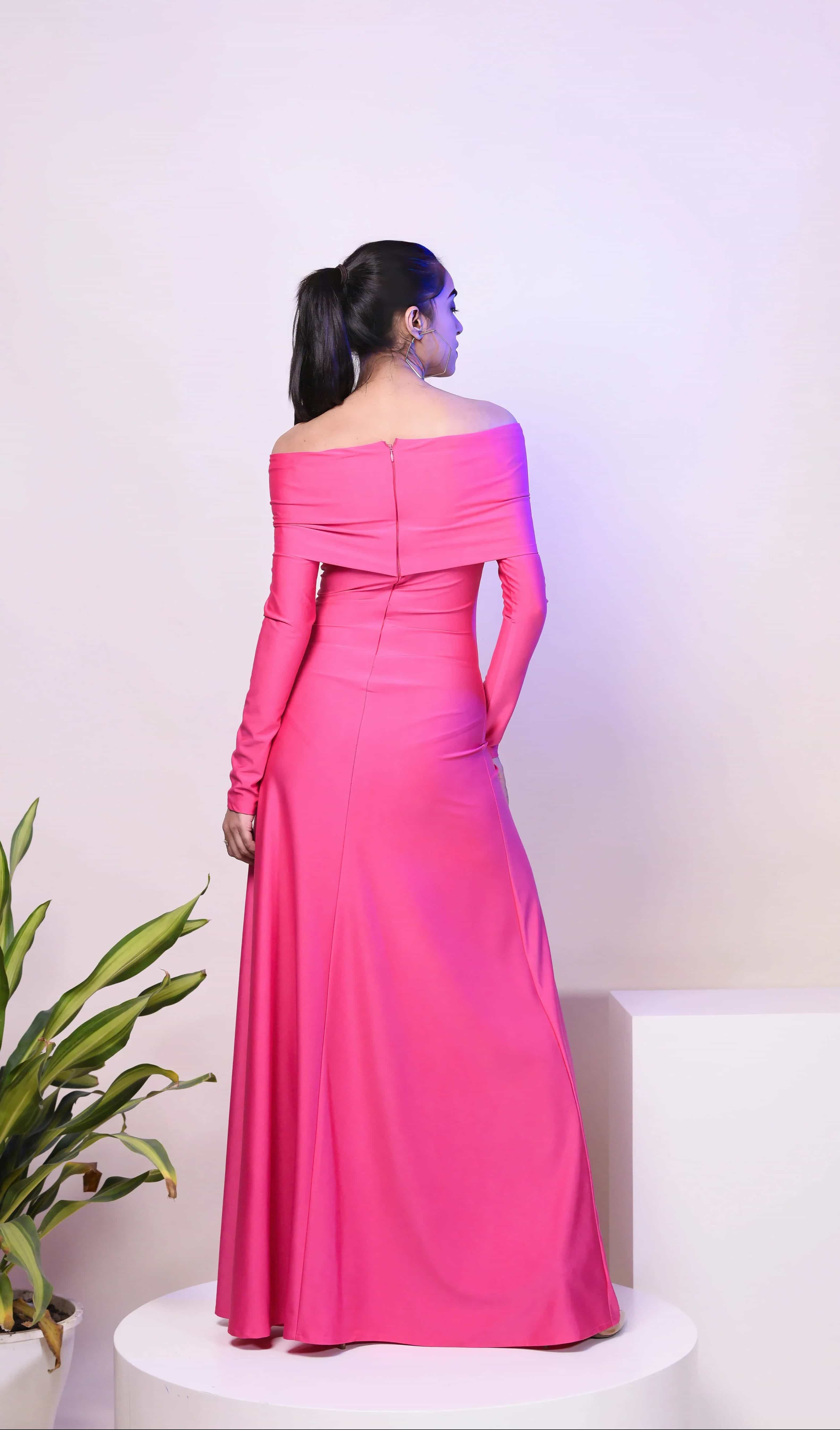 Pink off-shoulder long-sleeve dress with overfold design