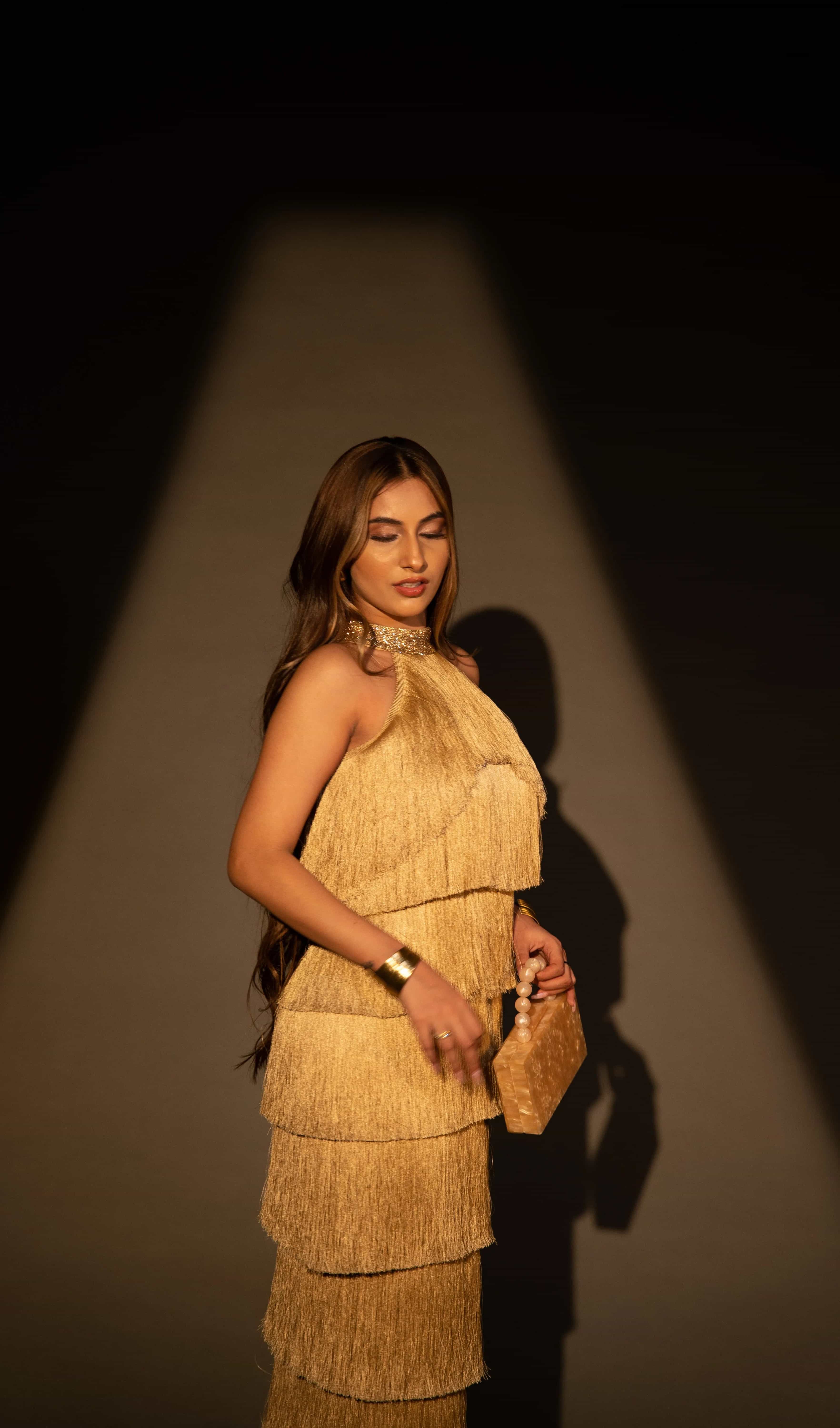 Beige velvet sequin dress with round neck and sleeveless design