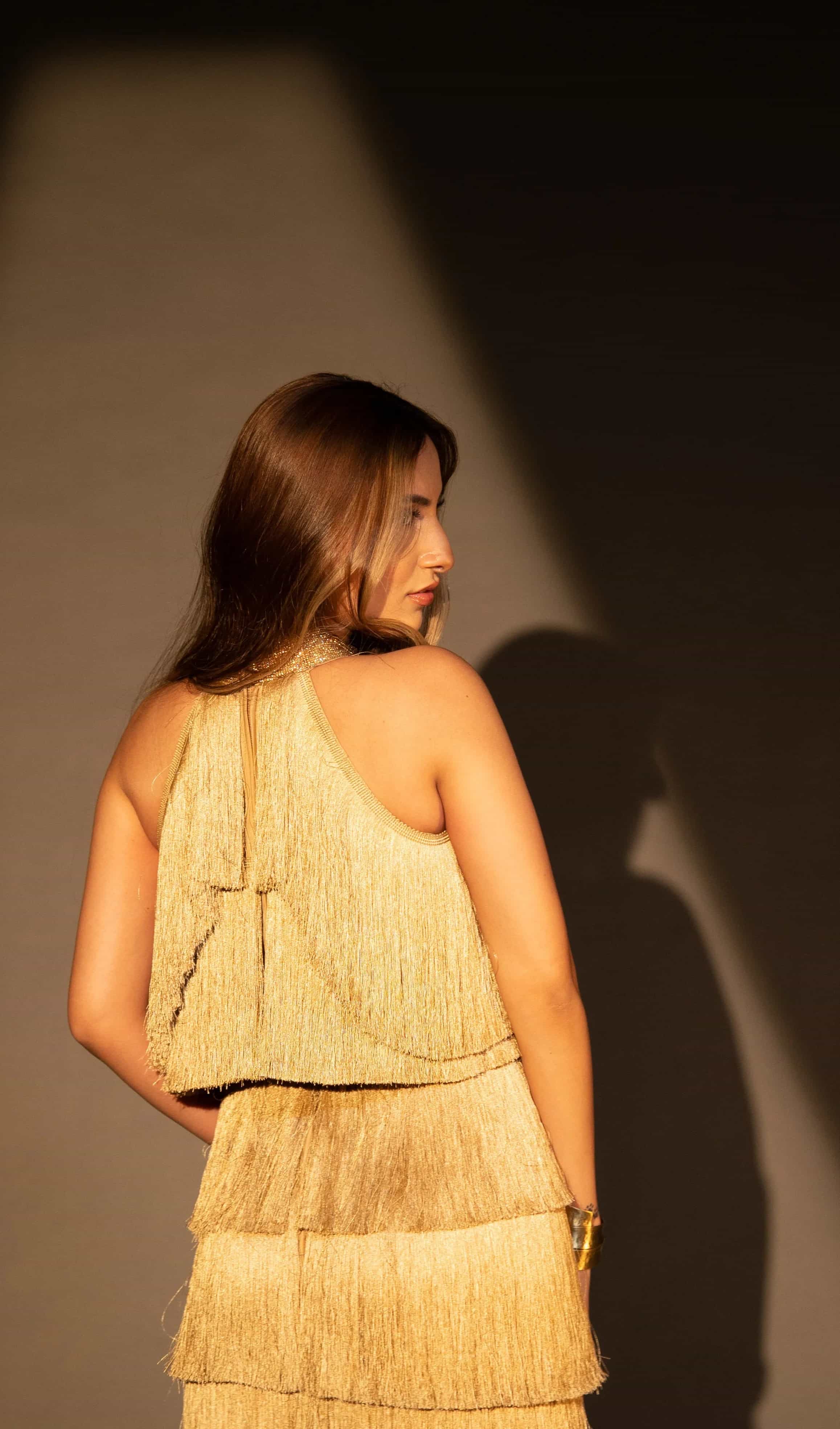 sleeveless beige dress in shimmering sequin fabric
