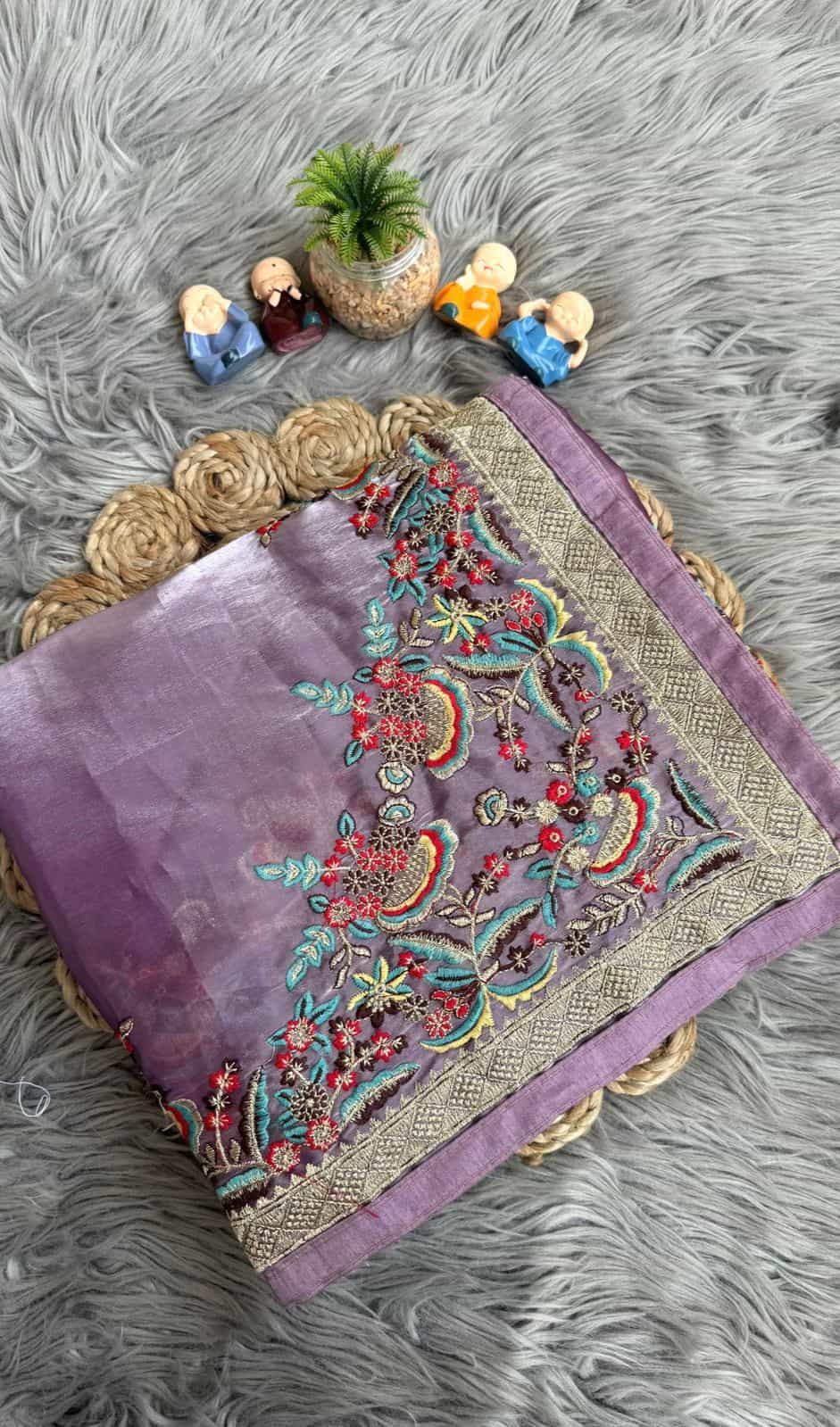 Designer crackle fabric saree with piping details