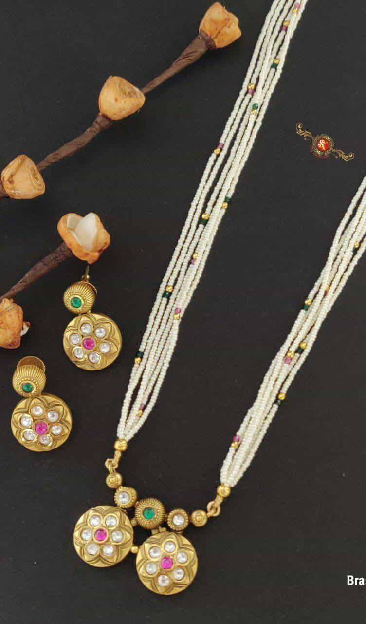 teardrop pendant mala set in gold-plated brass