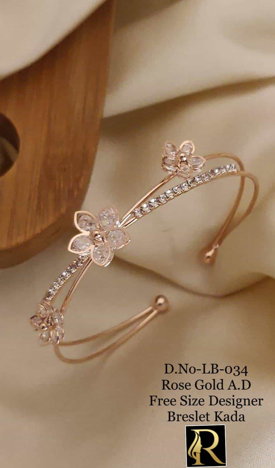 trendy bracelet for women, gold-plated finish