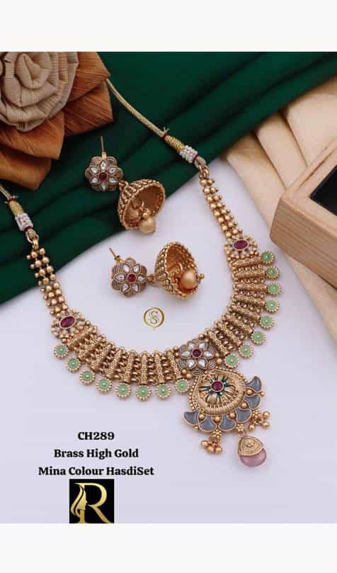 Vintage-inspired Rajwadi jewelry set with antique gold plating