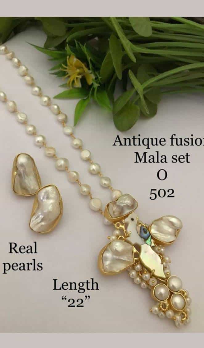 White pearl and bead antique necklace