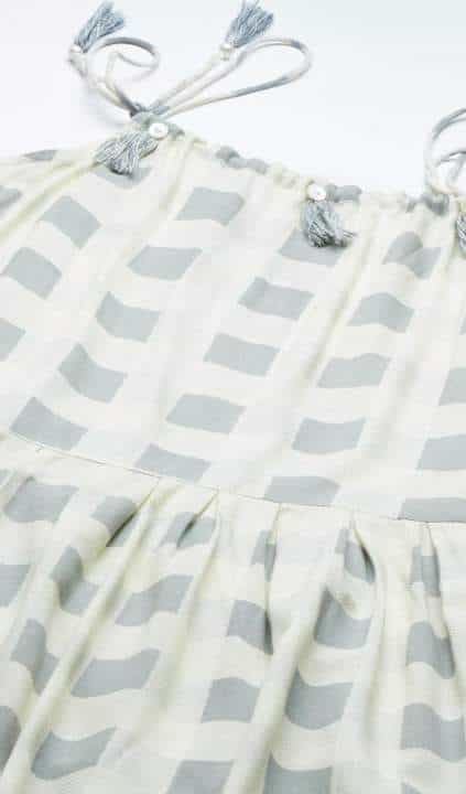 sleeveless casual outfit
