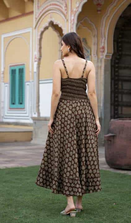 sleeveless floral dress
