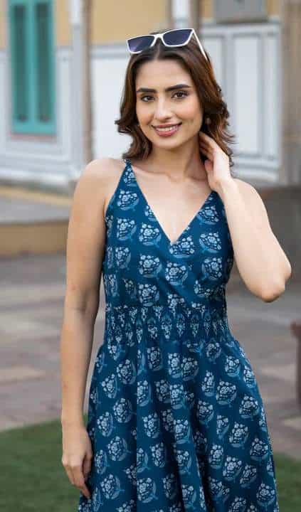 sleeveless floral dress