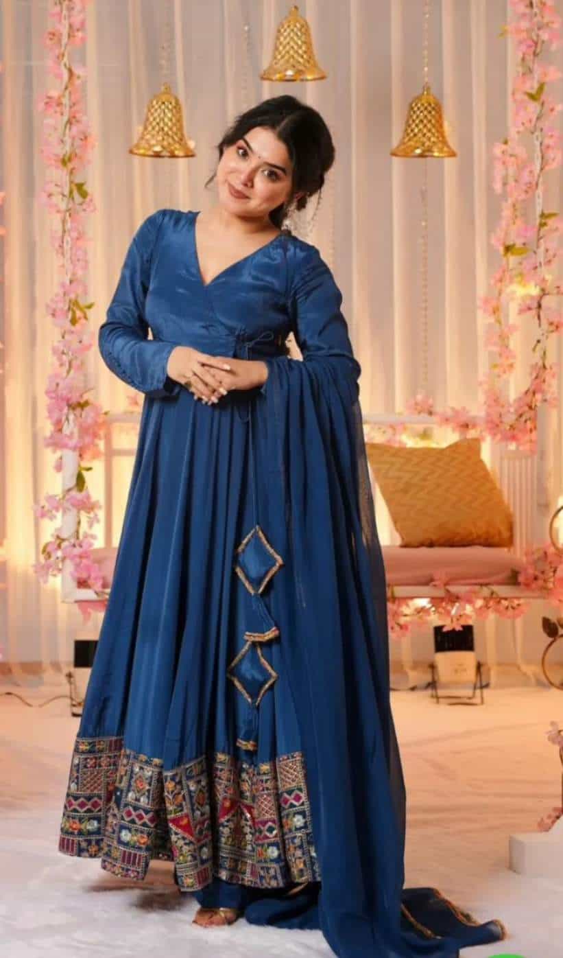 latkan dori gown
