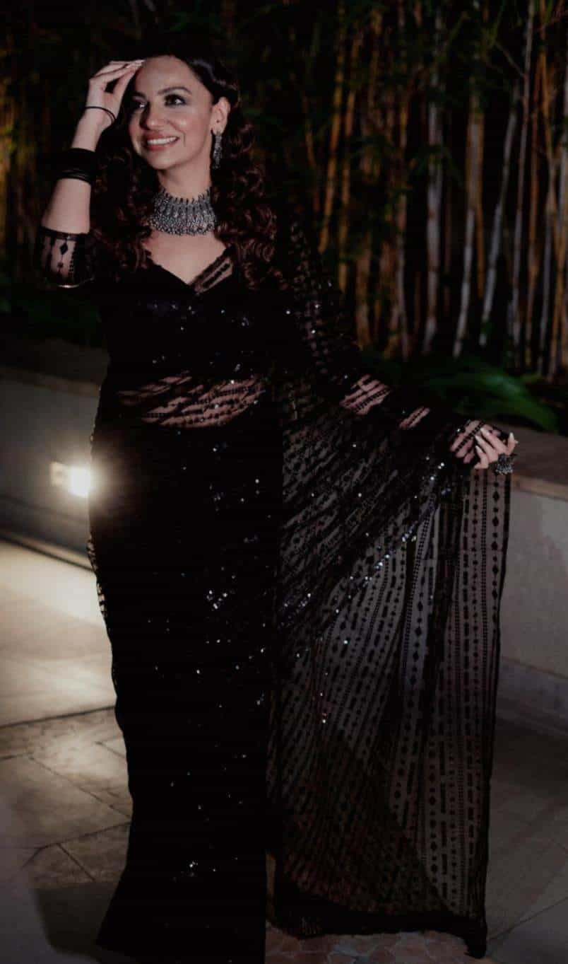 black beautiful saree